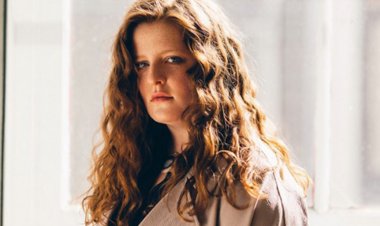 Karena Aku Suka Mendengarnya, Please Say It Again