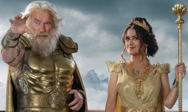 Ketika Dewa Dewi Yunani Turun Ke Bumi Mengendarai Mobil Listrik BMW